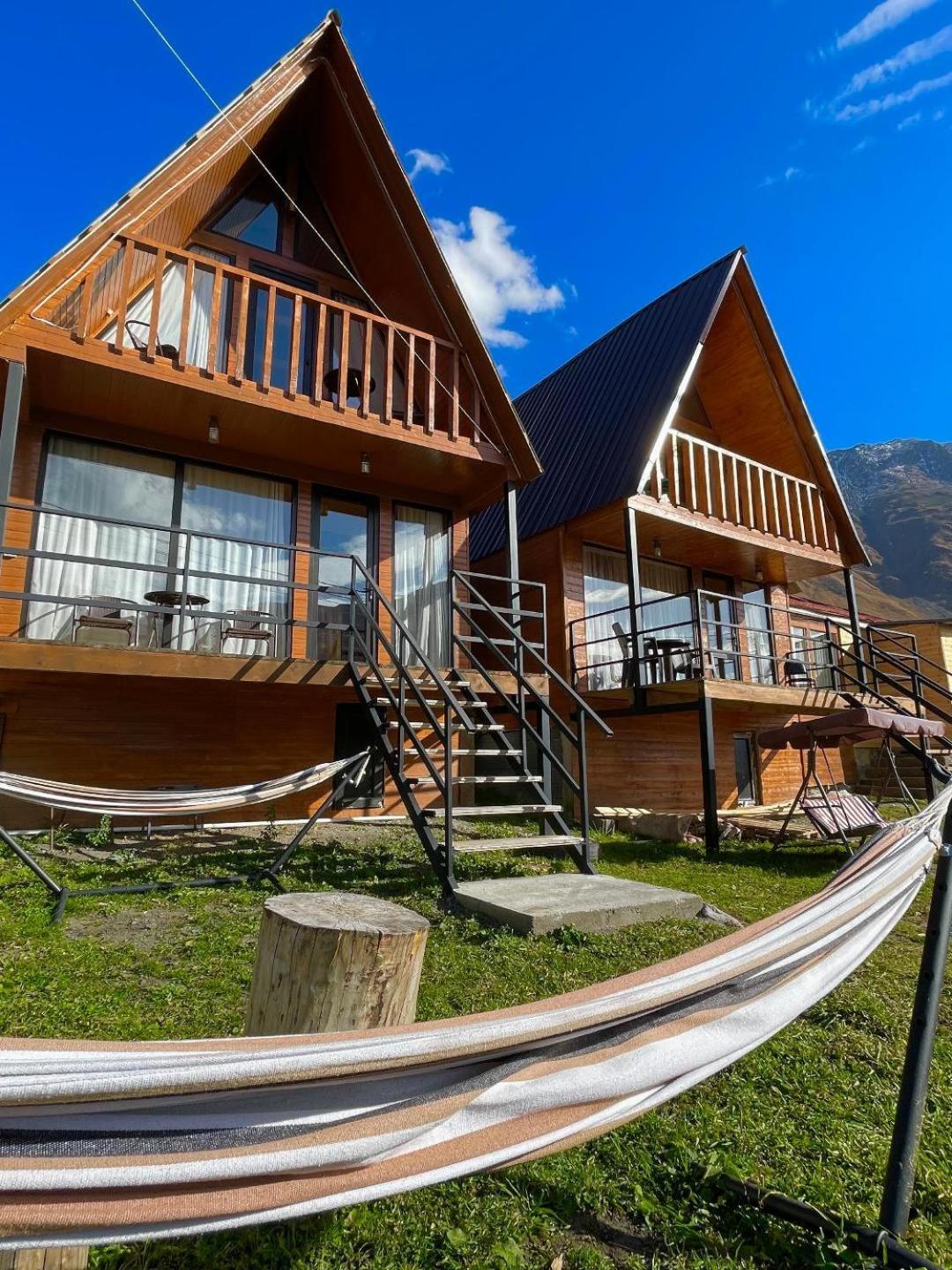 Twin Cottages Kazbegi Екстер'єр фото